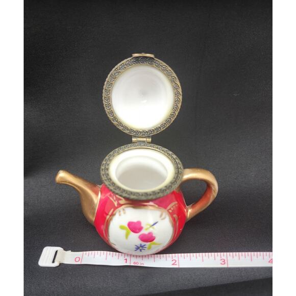 Miniature Teapot trinket box with cute flowers painted on front - Picture 10 of 11
